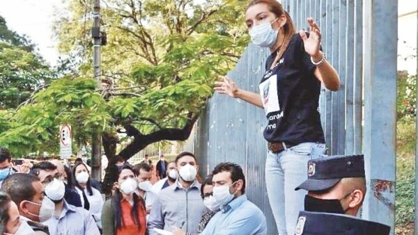 Médicos reclaman falta de plan de caja para el Ministerio de Salud - 1000 Noticias