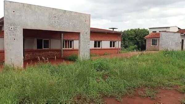 Diez obras de puestos de salud están abandonadas e inconclusas en el departamento de Alto Paraná - ABC en el Este - ABC Color
