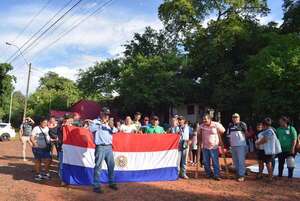 Manifestantes de Pirayú exigen energía eléctrica para funcionamiento de dos pozos de agua - Nacionales - ABC Color