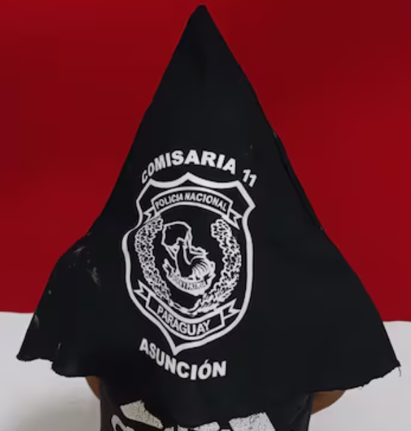 Detienen a un hombre por el robo de prendas deportivas en un shopping