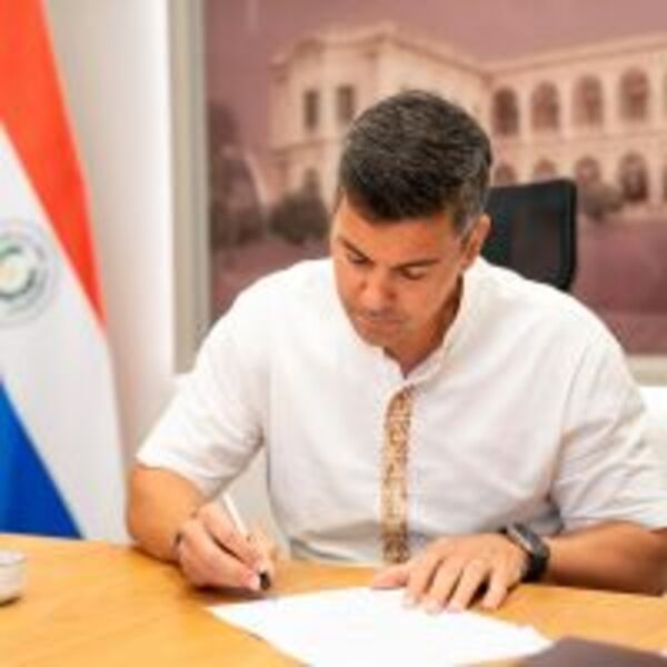 El presidente Santiago Peña promulgó la ley 7452, que actualiza y moderniza el régimen de promoción de la inversión en infraestructura. :: Presidencia de la República del Paraguay