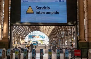 Paro ferroviario argentino dificulta el paso en la frontera con Paraguay
