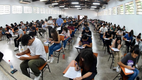 Becas Itaipú: 45% de los postulantes aprobaron el examen