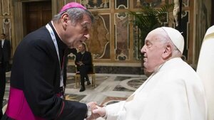 El obispo de Caacupé saluda al Papa en el Vaticano - Portal Digital Cáritas Universidad Católica