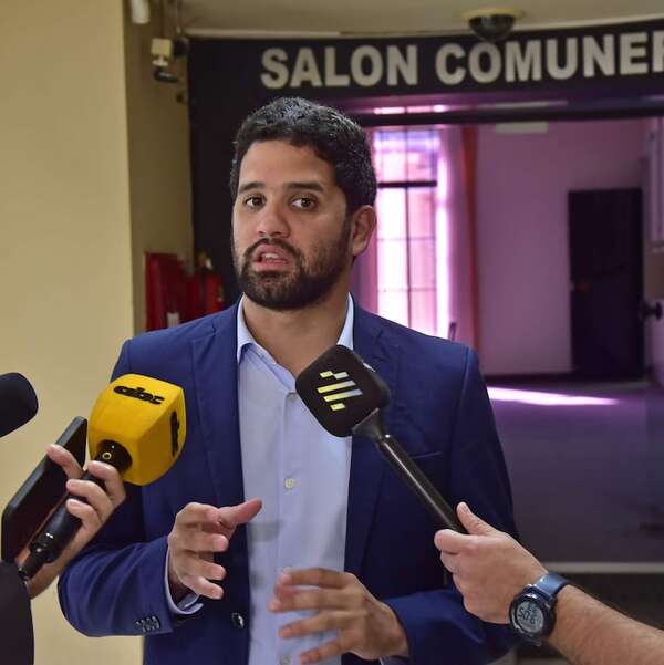 “Estamos en una avanzada autoritaria”, señala diputado sobre planteo de ley para regular la prensa - Política - ABC Color
