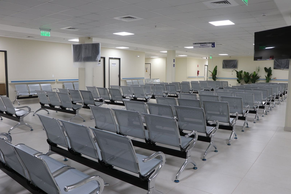 Autoridades verifican avance del Gran Hospital de Coronel Oviedo