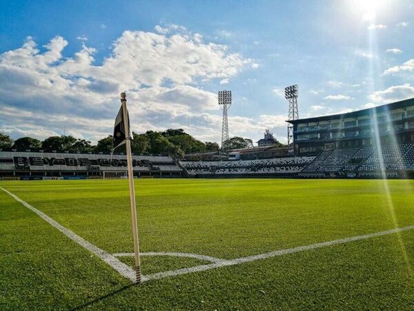 Versus / El otrora estadio Manuel Ferreira ya es historia