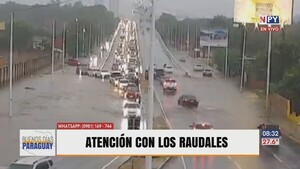 Intensa lluvia en Asunción genera raudales y caos en el tránsito