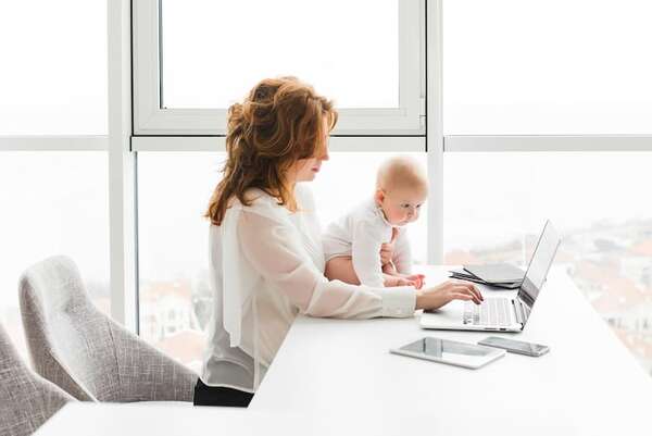 Madres, culpa y trabajo - Negocios - ABC Color