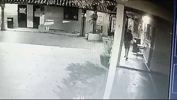 Video: escuela hundida en precariedad sufre el robo del cableado de las cámaras y del internet - Nacionales - ABC Color