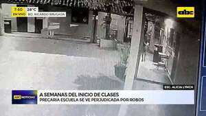 Video: A pocas semanas del inicio de clases escuela se ve perjudicada por robo - ABC Noticias - ABC Color