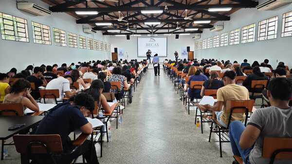 Más de 7 mil jóvenes superaron los exámenes para acceder a las becas del Gobierno - ADN Digital