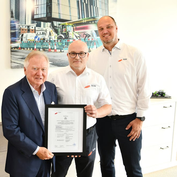 JCB Revoluciona la Industria con el Primer Motor de Combustión de Hidrógeno del Mundo