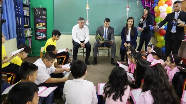 Luis Ramírez destaca mejora en la comprensión lectora de alumnos tras el programa Ñe'ery