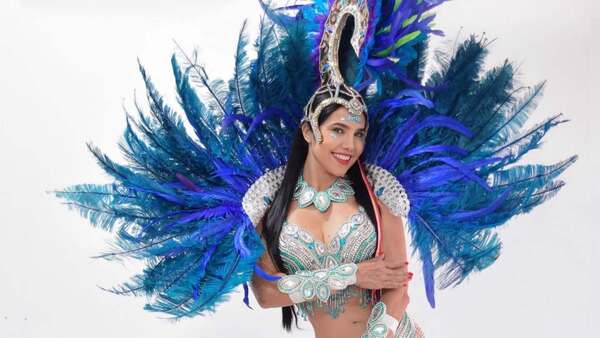 Norita pidió a bailarines ser "más machos" en carnaval encarnaceno: "El maquillaje es para las chicas"