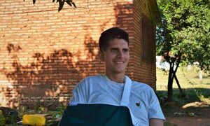 Joven sobreviviente de accidente aéreo necesita ayuda tras su cirugía 32