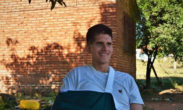 Joven sobreviviente de accidente aéreo necesita ayuda tras su cirugía 32