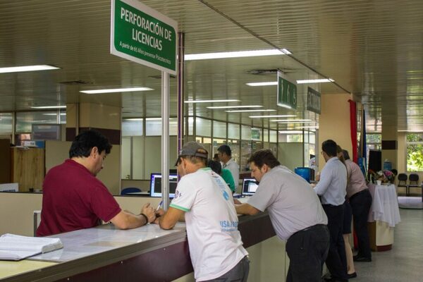 Nueve municipios del Central recurren a la Corte contra ley de patentes vehiculares - ADN Digital