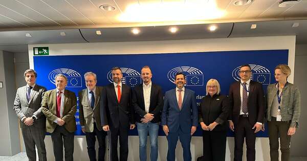 La Nación / Latorre se reunió con “Patriotas por Europa” y destacó el modelo paraguayo de desarrollo sostenible