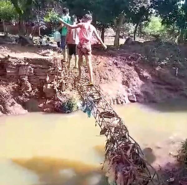 Vecinos piden construcción de puente ante peligroso cruce de arroyo en Ciudad del Este - ABC en el Este - ABC Color