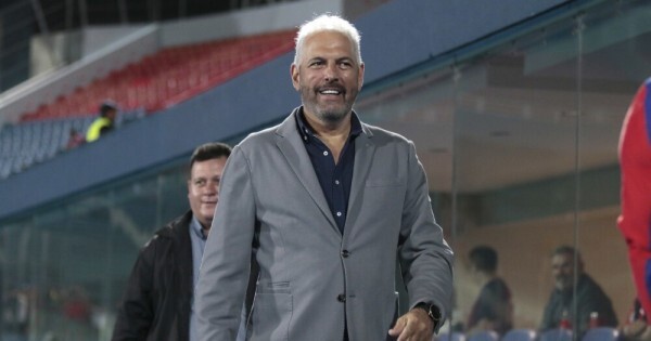Zapag se enojó porque se va a jugar un partido del Mundial en el estadio de Olimpia: "No le encuentro sentido"