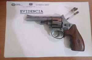 Tres detenidos por tenencia ilegal de armas de fuego en la Chacarita - Policiales - ABC Color