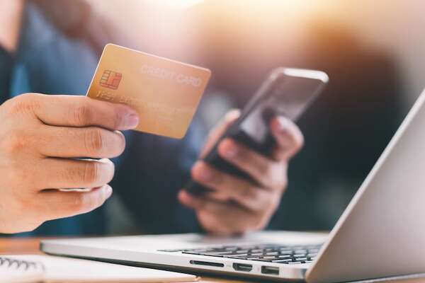 ¡Mirá cómo evolucionaron las operaciones con tarjetas de crédito y débito en tres años! - Economía - ABC Color
