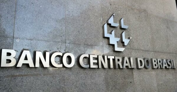 Banco Central de Brasil sube las tasas 100 puntos básicos