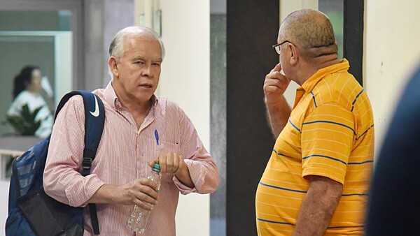 Bower y Palacios rebotan de Viñas Cué y hoy decidirán