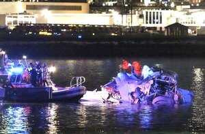 Avión de American Airlines con 64 personas a bordo choca con un helicóptero militar y cae en el río Potomac (video) » San Lorenzo PY