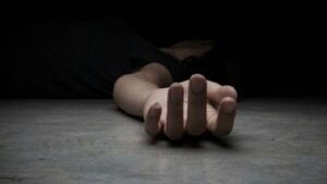 Mujer fallece en motel durante encuentro con un poli