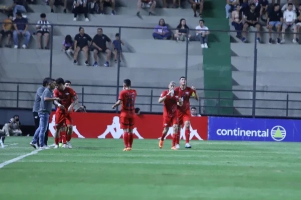 Cerro no sale del empate y Libertad golea a Nacional