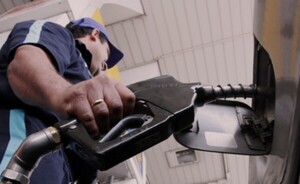 Varios emblemas privados anuncian suba de combustibles