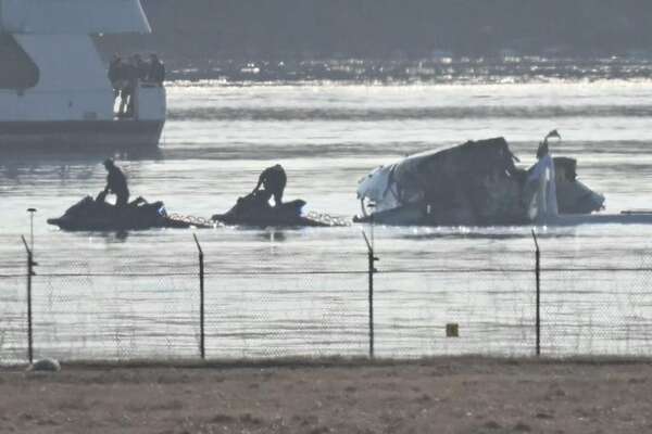 Choque de avión y helicóptero en EEUU: descartan que haya sobrevivientes - Mundo - ABC Color