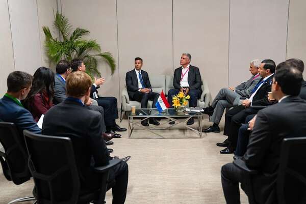 Peña se reunió con la contratista de obras eléctricas claves para el país - Economía - ABC Color