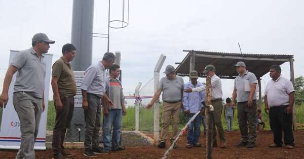 La Nación / Indi inauguró sistemas de agua y apicultura en Ypehú