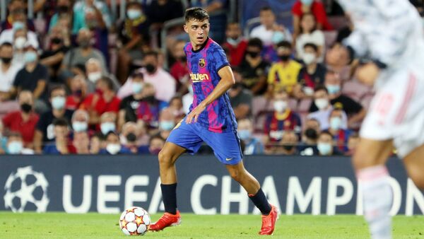 Pedri renueva con el Barcelona hasta junio de 2030