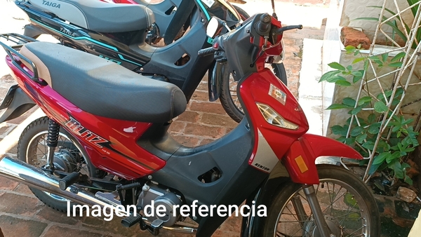 Tras persecución policial y civil, recuperan motocicleta robada