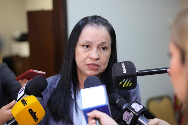 Senadora arremete contra colegas que "usaron" a Cruzada Nacional "sin aportar absolutamente nada" - 1000 Noticias