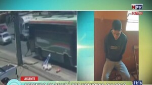 Detienen a sospechoso de robar celular a mujer que murió tras caer del bus