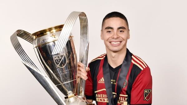 (VIDEO) Atlanta dio la bienvenida a “Miggy” Almirón: “He vuelto”
