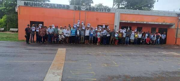 Arroyito: ciudadanos autoconvocados reinician manifestaciones contra intendenta cartista - Política - ABC Color