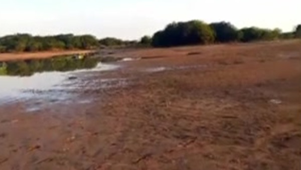 Denuncian grave contaminación del río Tebicuary - SNT