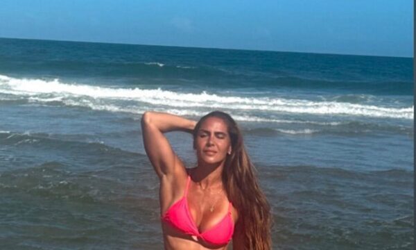 Ingrid Poka presume curvas con sus 46 años: “Me siento con más pilas que cuando tenía 20”