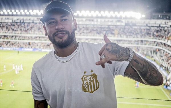 Versus / Neymar anuncia su regreso al Santos de Brasil