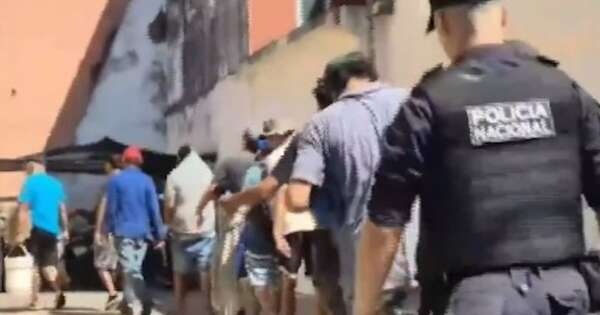 La Nación / Detienen a 28 cuidacoches de Asunción tras varias denuncias de supuesta extorsión