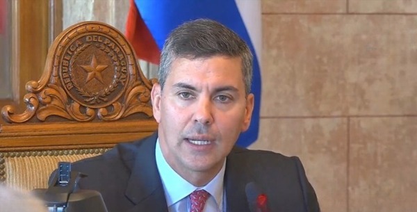 Peña debe transparentar su patrimonio, dice senador