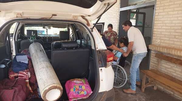 Ante precariedad en salud pública, improvisan ambulancia para auxiliar a un bebé prematuro - Nacionales - ABC Color