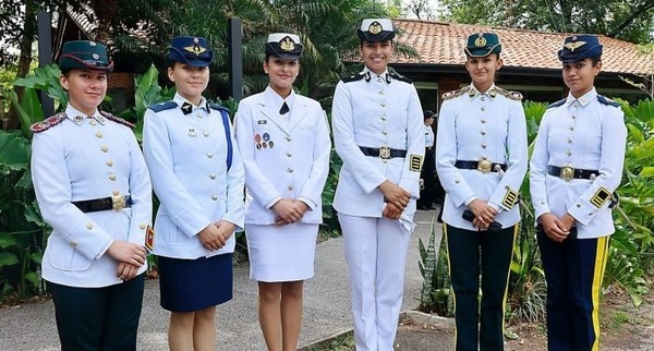 Más mujeres que hombres se inscriben en el Curso de Instrucción Militar - ADN Digital