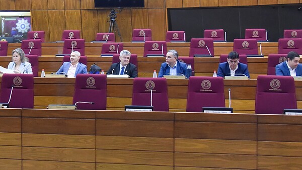Titular del Congreso justifica boicot a intento de abordar el caso Pecci